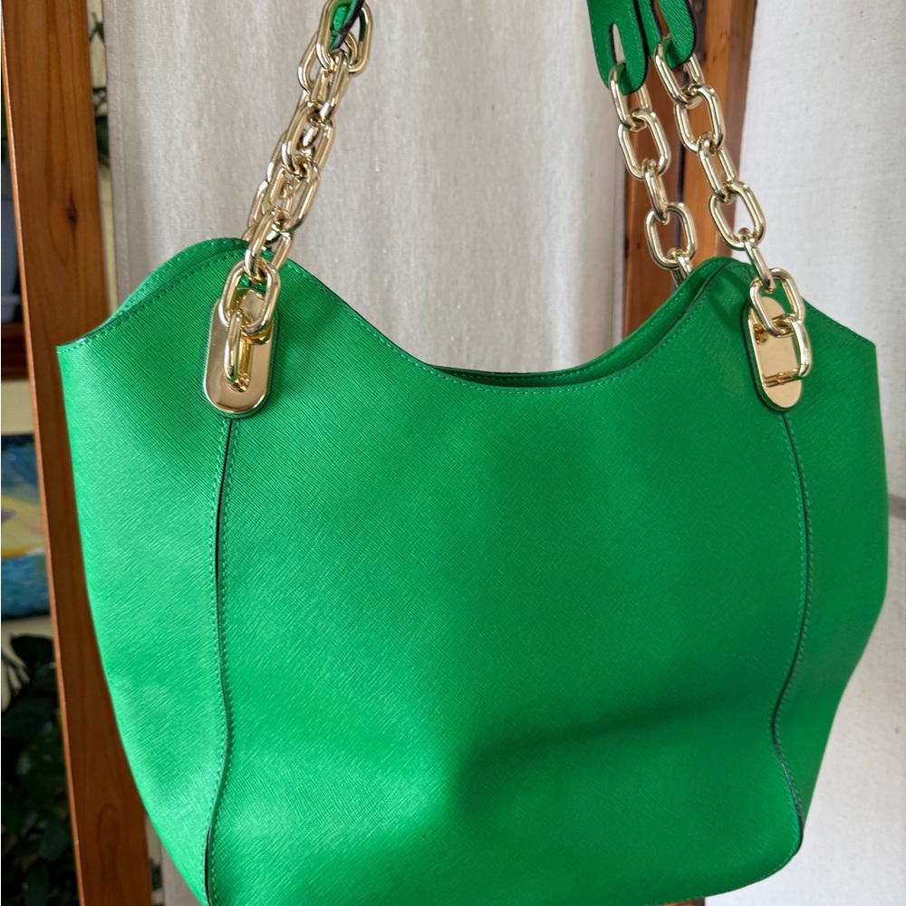 Michael Kors Lillie Large Chain Shoulder Tote - Picture 2 of 12